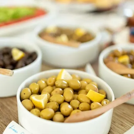 Deniz Kabugu Hotell 2*